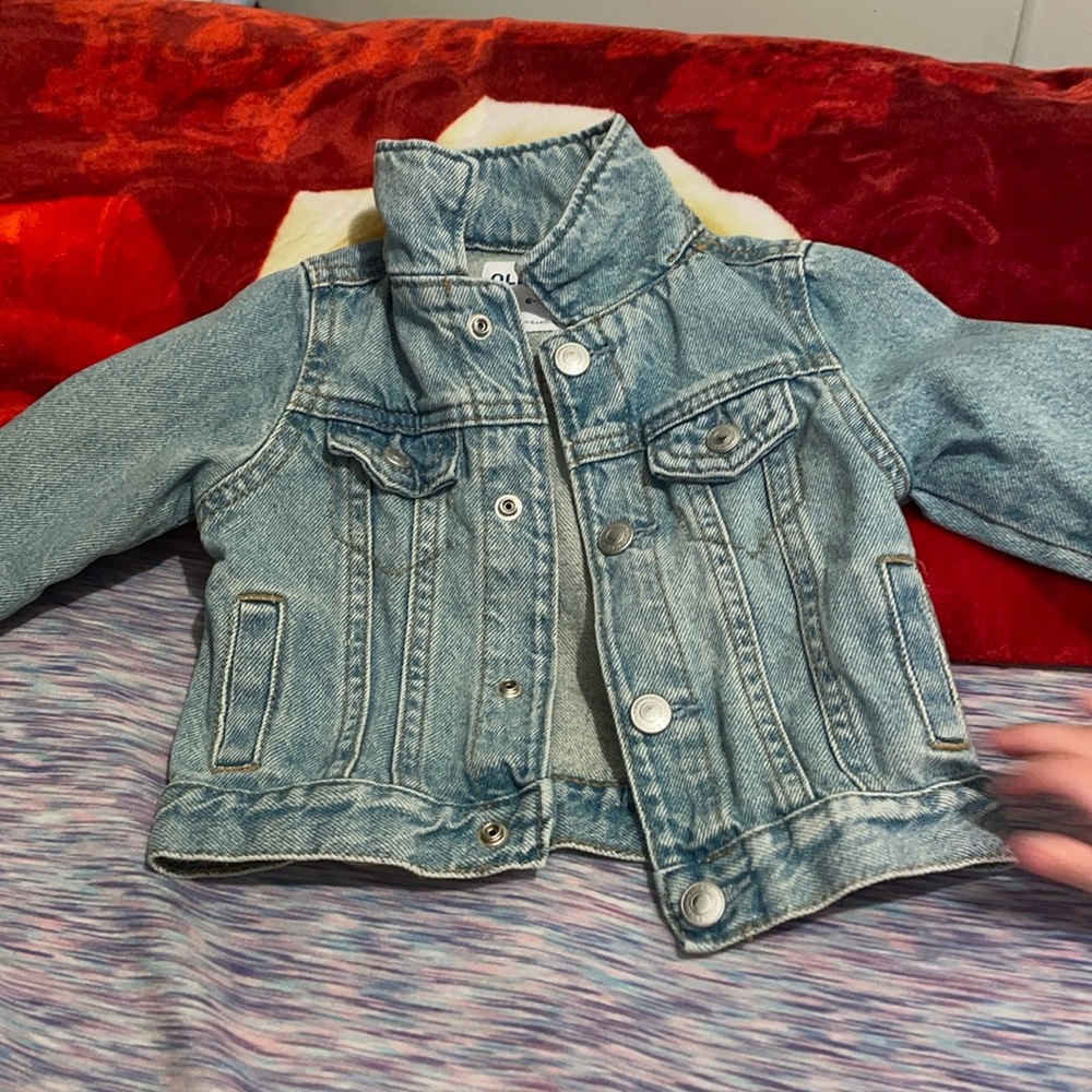 Old navy jean jacket for baby girl 6-12 months